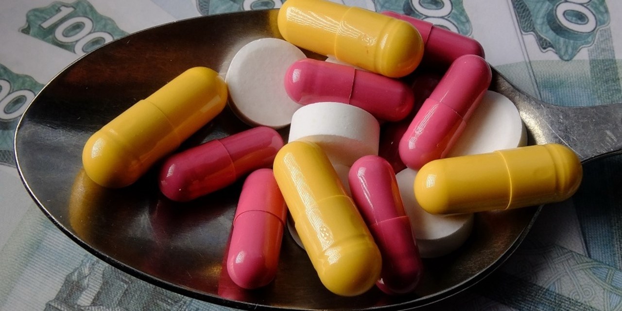 Специалисты предложили выделять средства на закупку редких лекарств из федерального бюджета